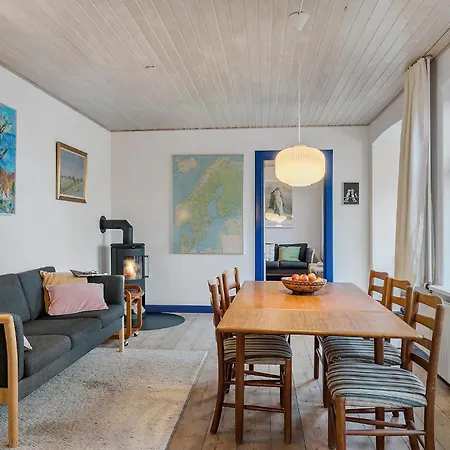 2 Bedroom Beautiful In *