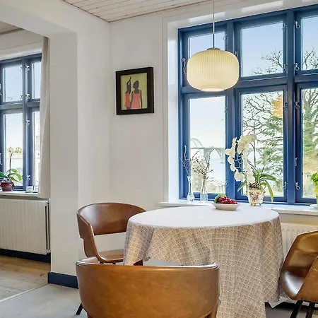 بيت للعطل 2 Bedroom Beautiful In