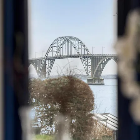 2 Bedroom Beautiful In