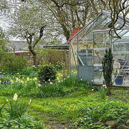 2 Bedroom Beautiful In بيت للعطل