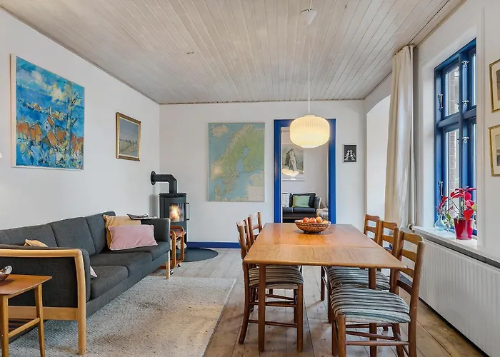 2 Bedroom Beautiful In *