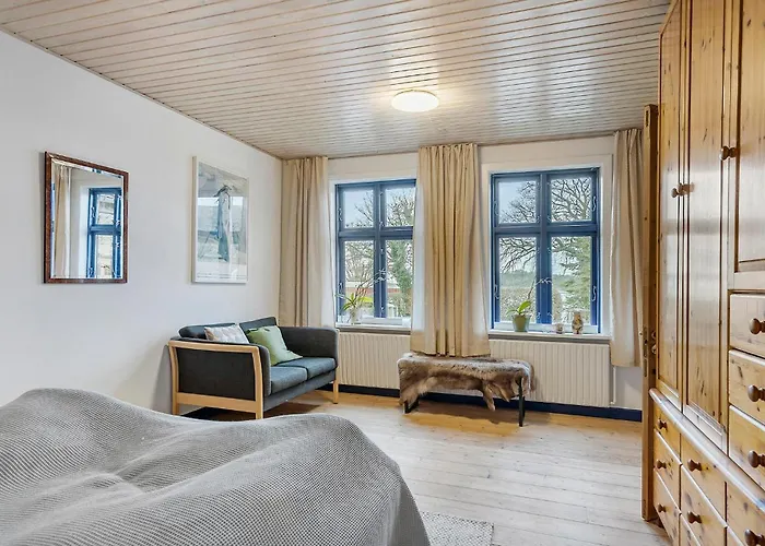 2 Bedroom Beautiful In *